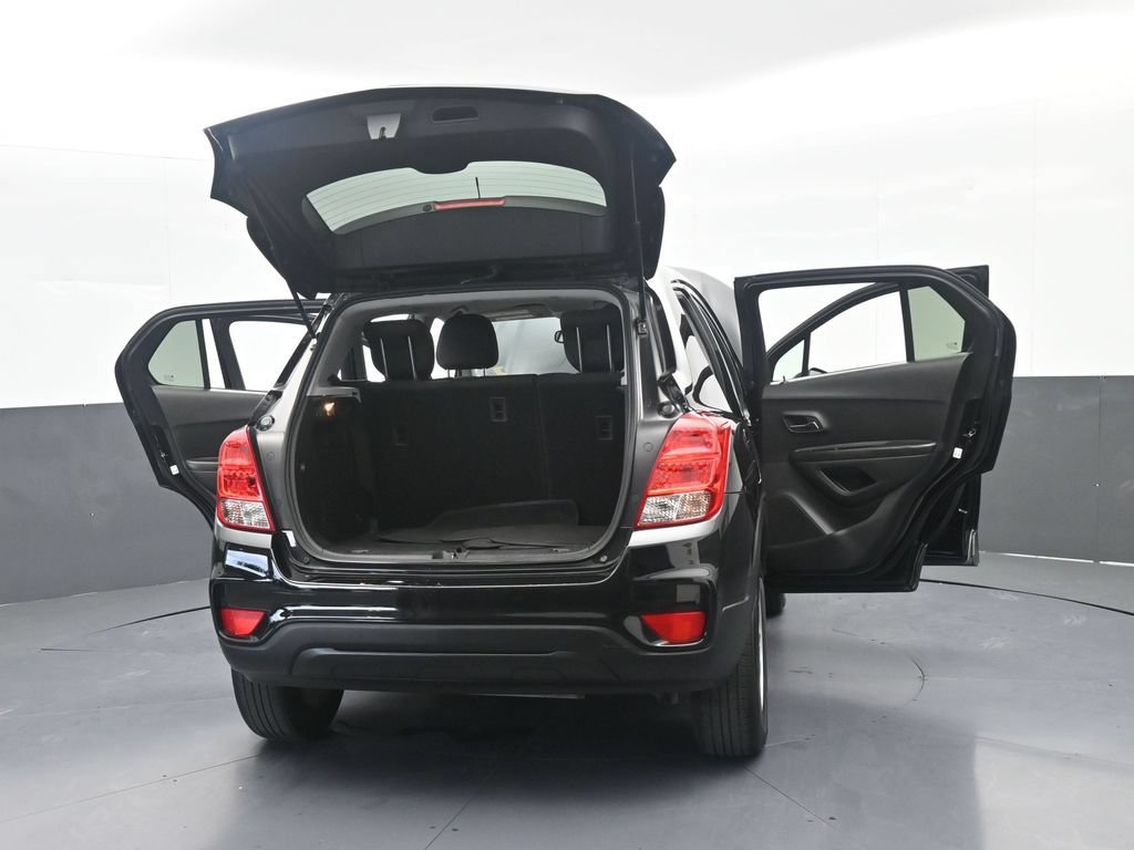 Used 2022 Chevrolet Trax LS w/ Tint and Cruise Package AWD/4WD image 58