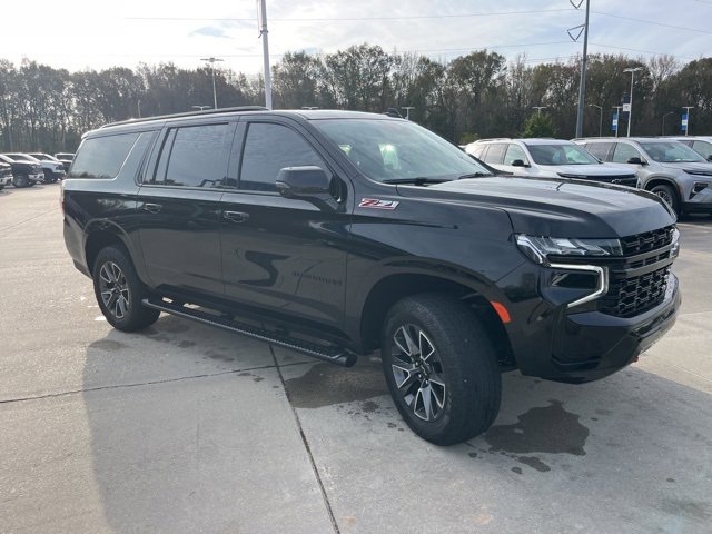 Used 2023 Chevrolet Suburban Z71 w/ Luxury Package image 11