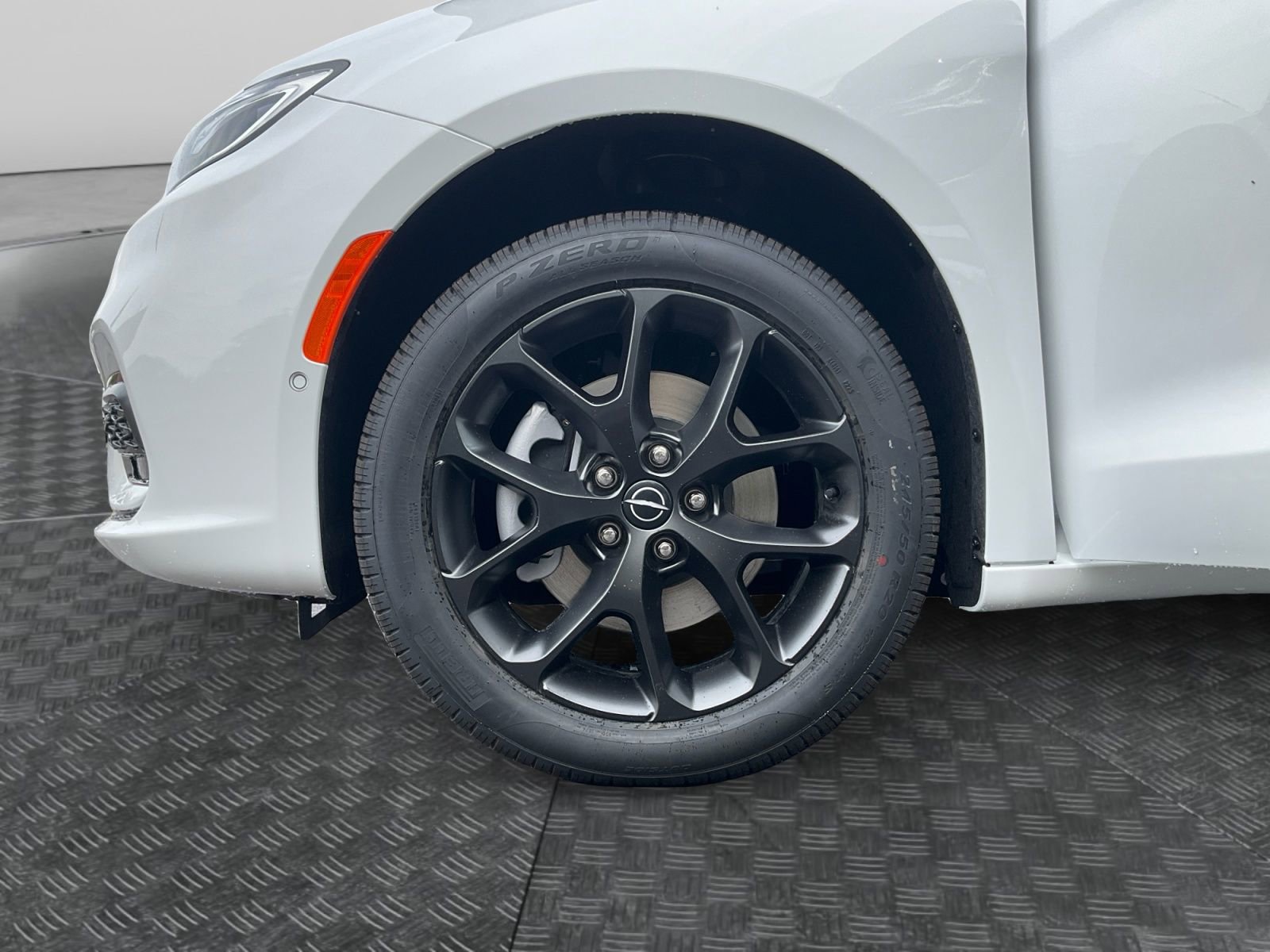 New 2026 Chrysler Pacifica Limited w/ S Appearance Package image 14