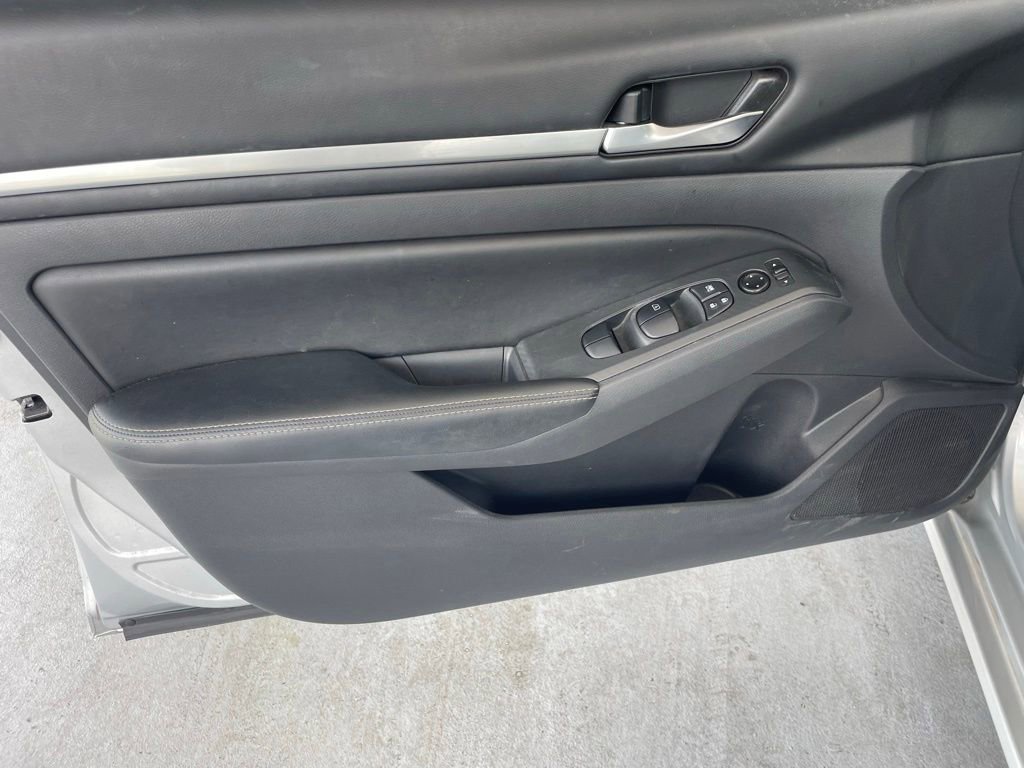 Certified 2022 Nissan Altima 2.5 SV FWD image 9