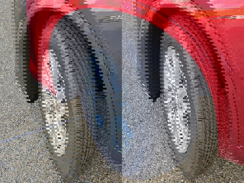 New 2025 Cadillac XT6 Luxury image 2