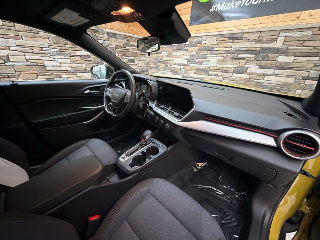 Used 2024 Chevrolet Trax RS w/ Driver Confidence Package FWD image 37