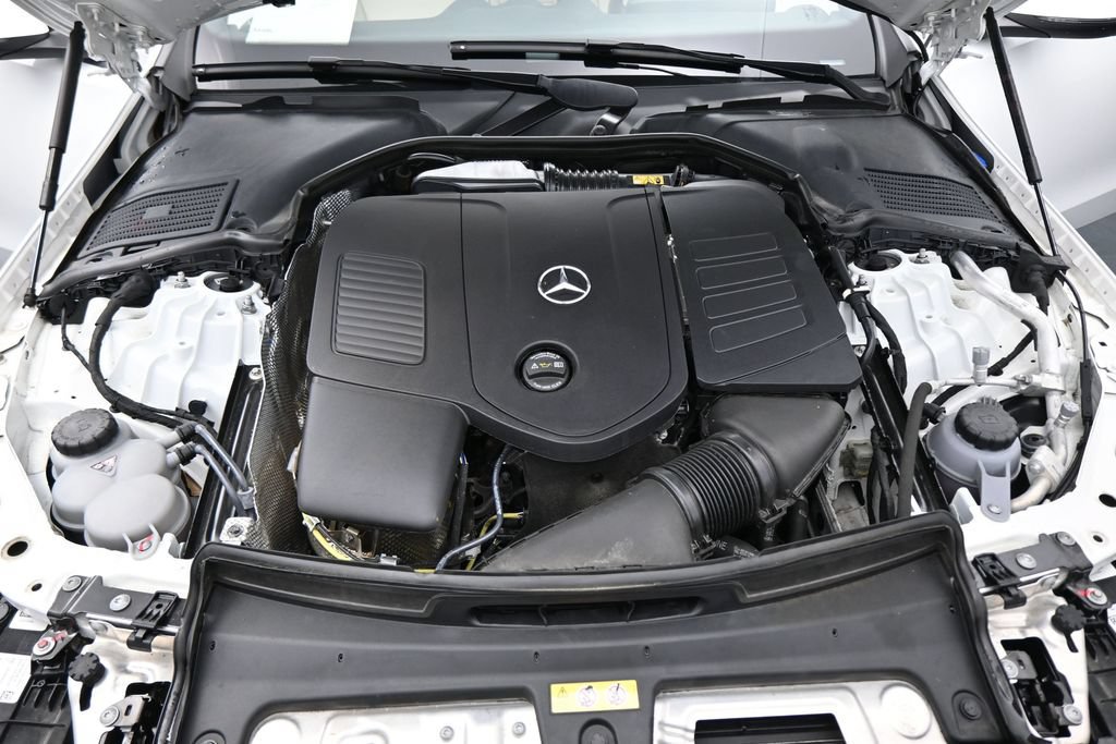 Used 2025 Mercedes-Benz C 300 Sedan image 29