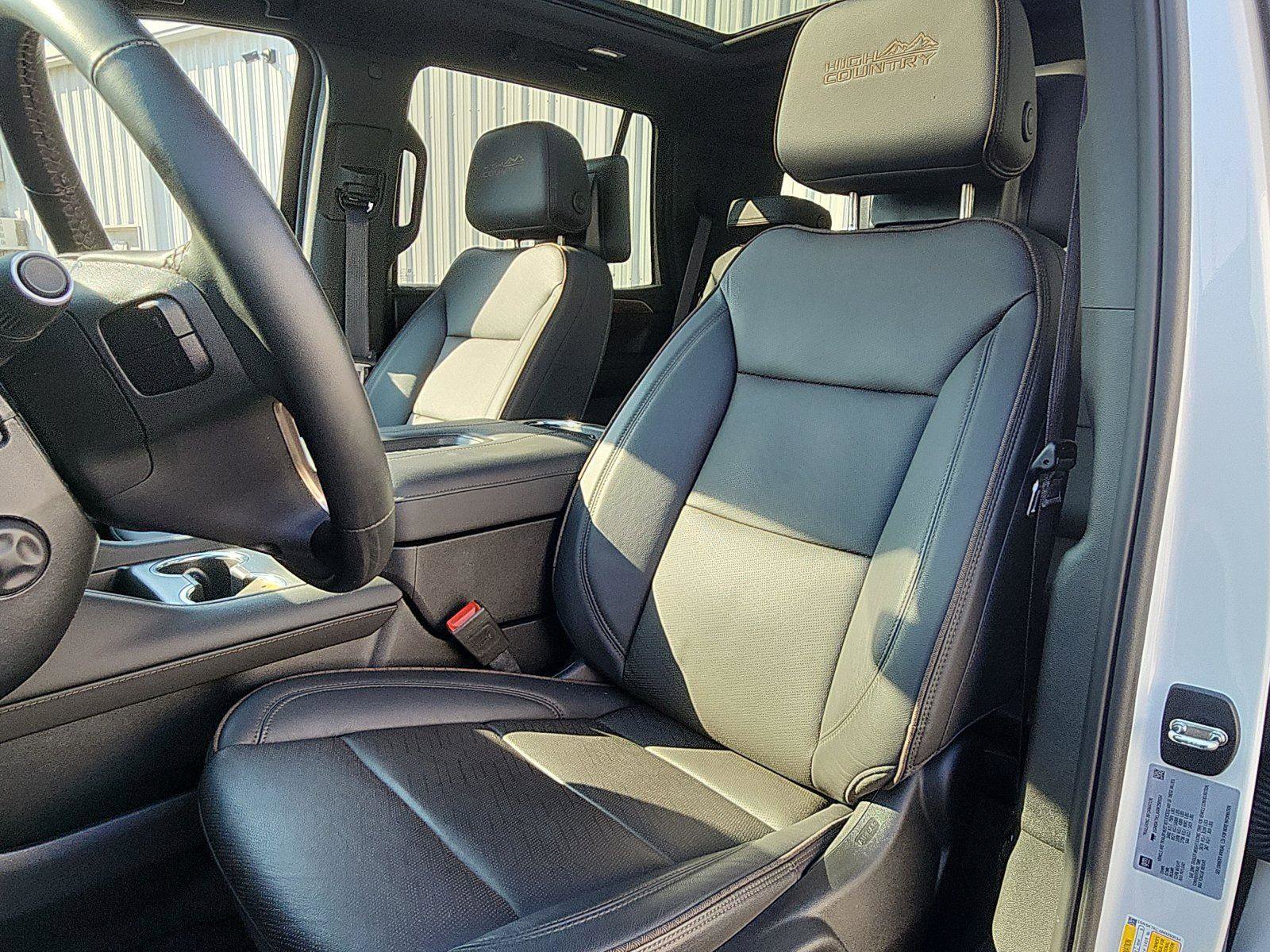 Used 2024 Chevrolet Tahoe High Country AWD/4WD image 22