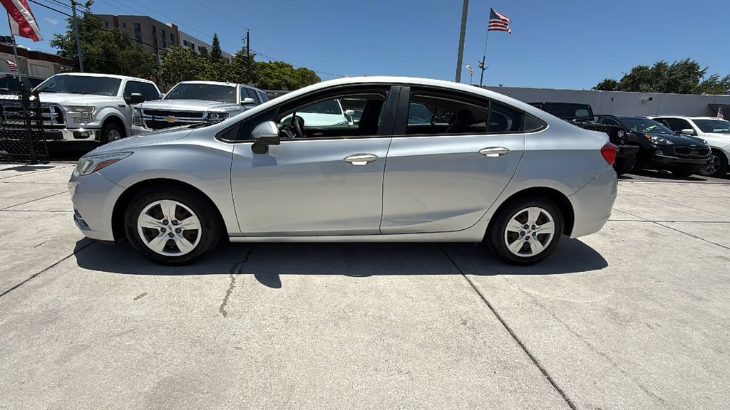 Used 2018 Chevrolet Cruze LS FWD image 11