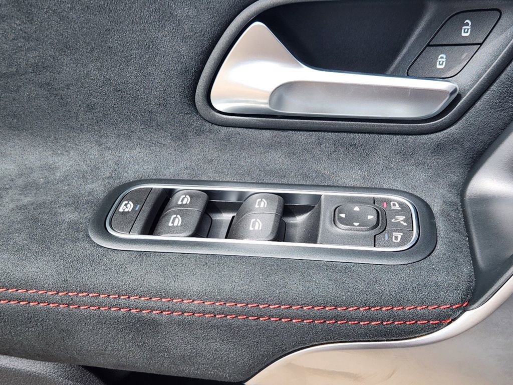 New 2025 Mercedes-Benz CLA 250 4MATIC image 9