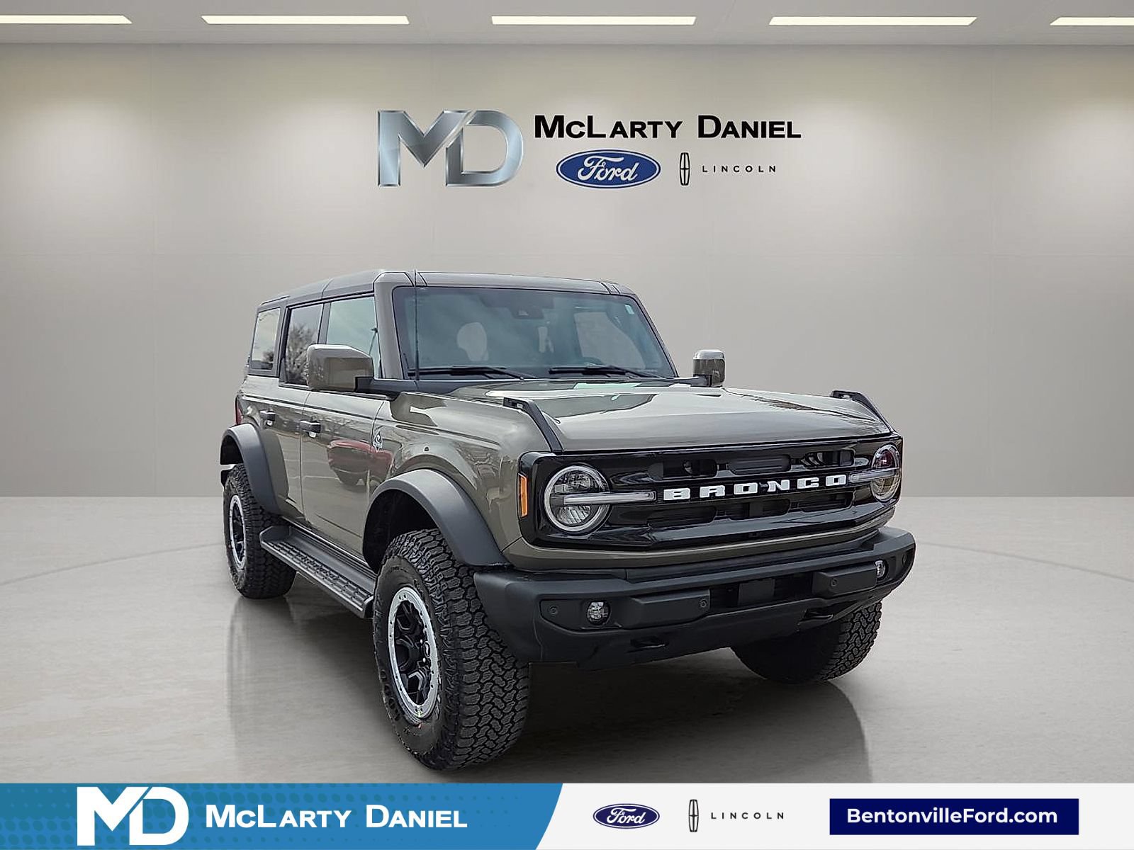 Certified 2026 Ford Bronco Outer Banks w/ Sasquatch Package AWD/4WD image 1