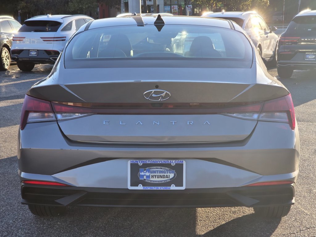 Certified 2023 Hyundai Elantra SEL w/ Convenience Package FWD image 5