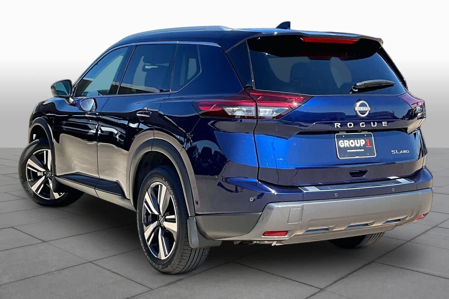 Certified 2025 Nissan Rogue SL AWD/4WD image 11