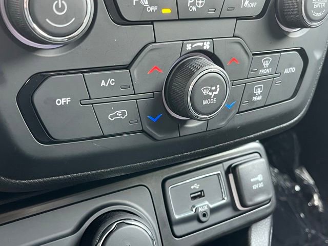 Used 2023 Jeep Renegade Limited w/ Limited Elite Group AWD/4WD image 17