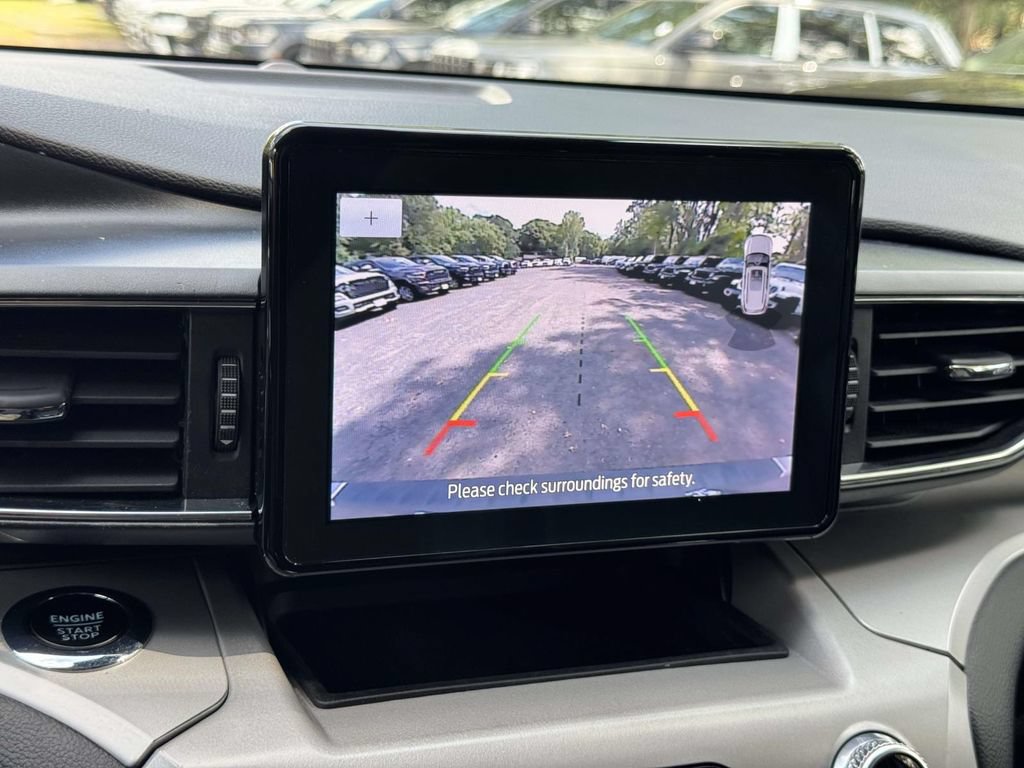 Used 2023 Ford Explorer XLT w/ Equipment Group 202A AWD/4WD image 17