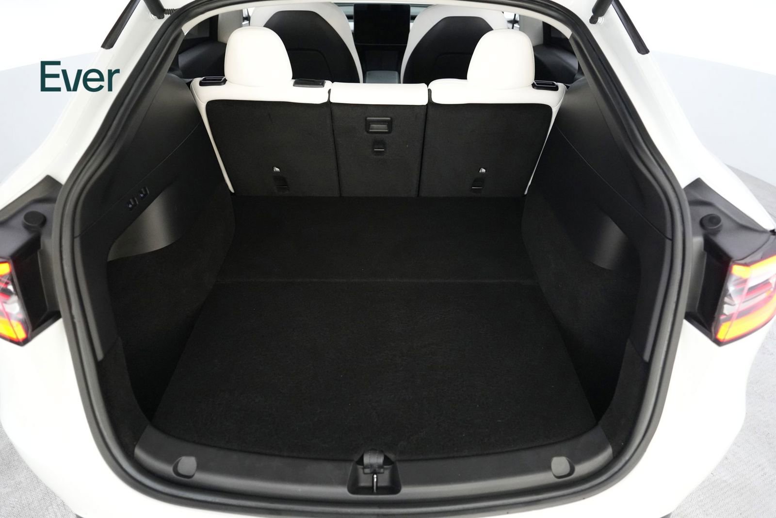 Used 2022 Tesla Model Y Performance image 8