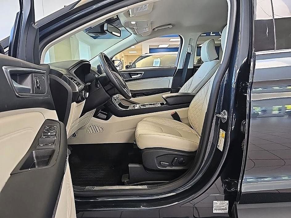 Used 2023 Ford Edge Titanium AWD/4WD image 13