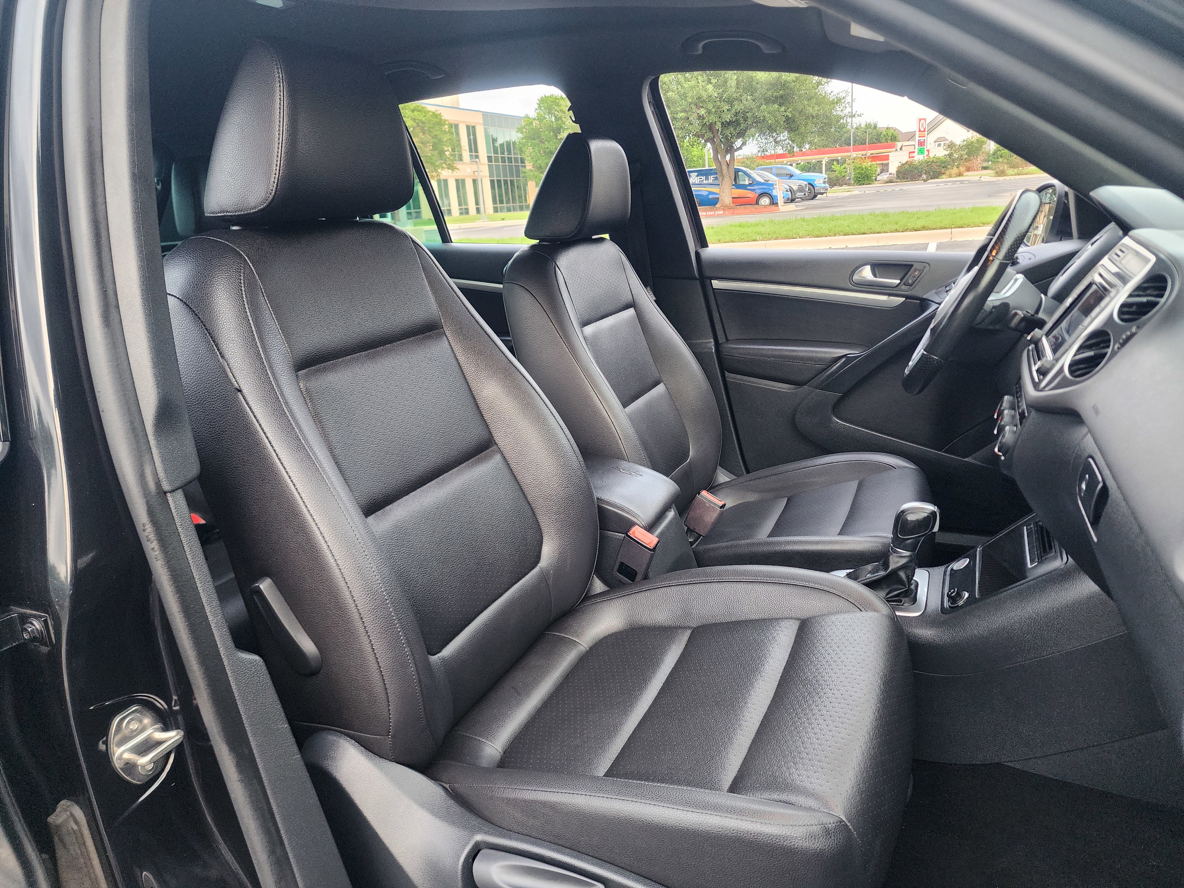 Used 2016 Volkswagen Tiguan R-Line FWD image 16
