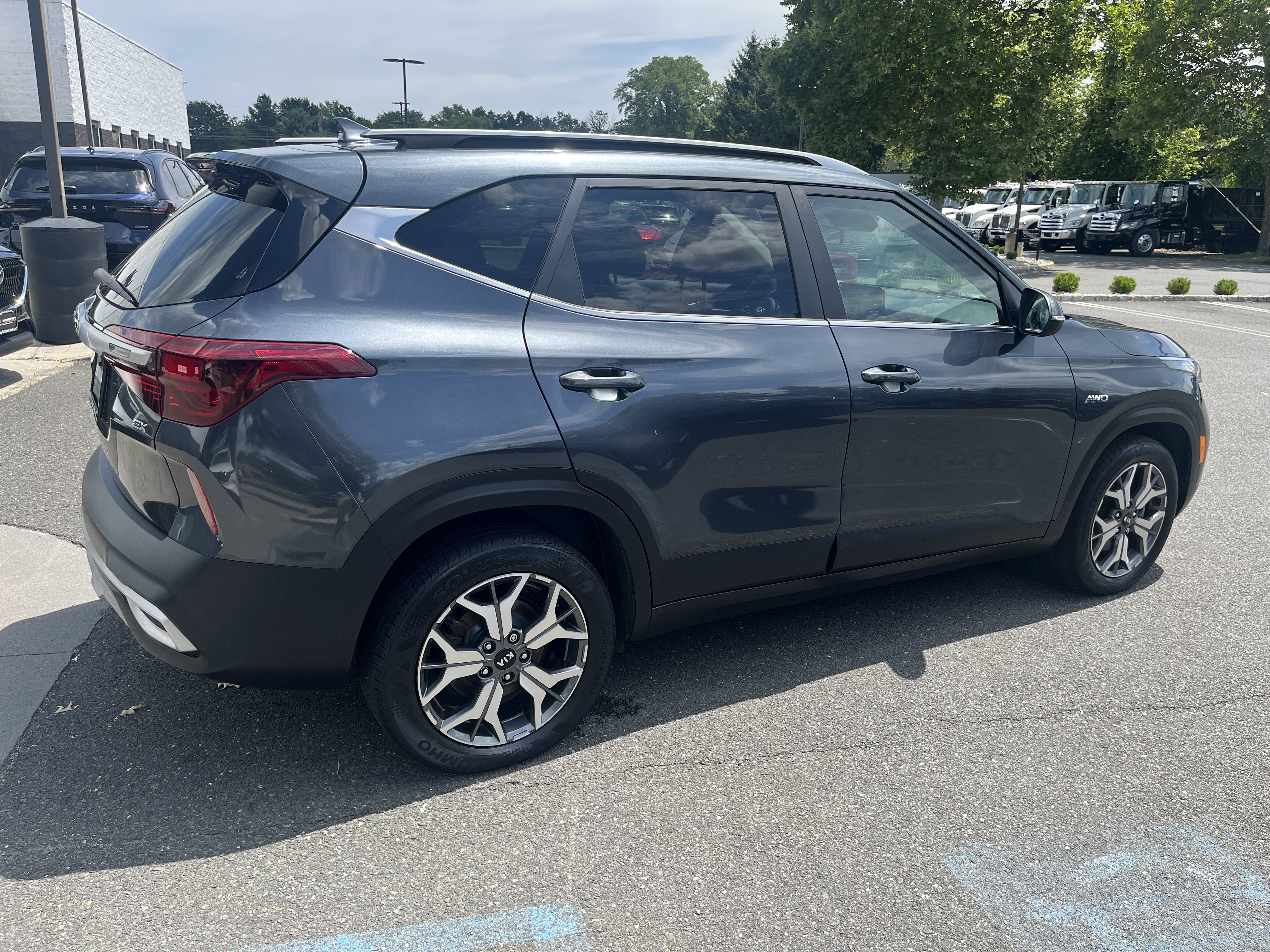 Used 2021 Kia Seltos EX AWD/4WD image 4