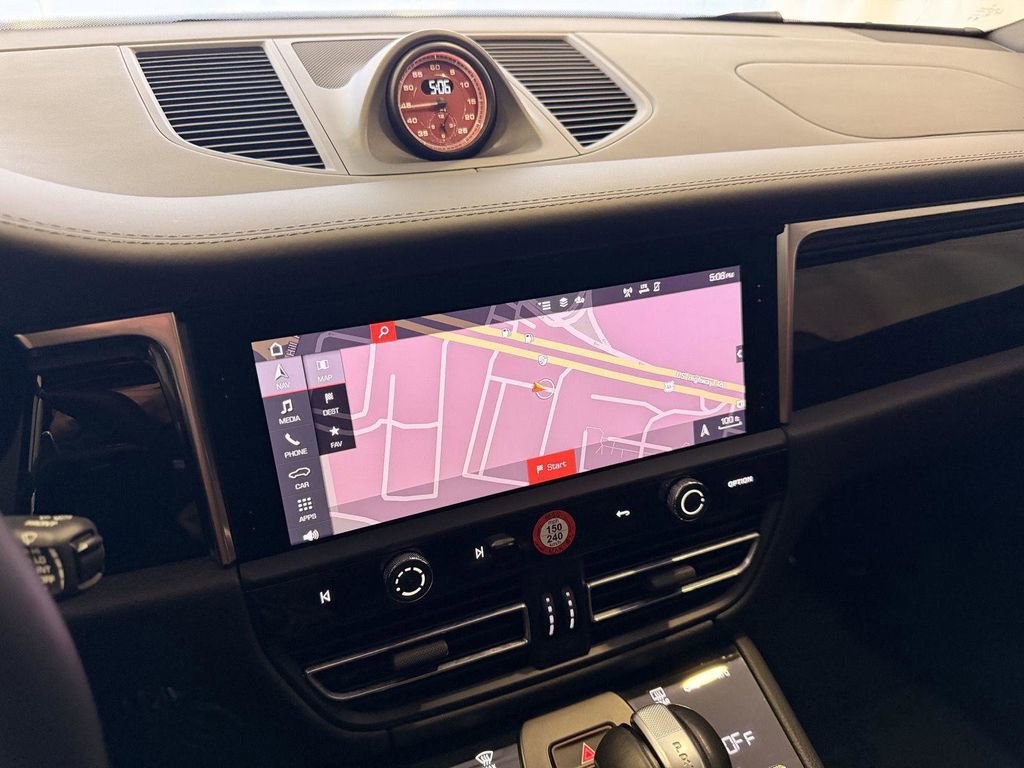 Certified 2024 Porsche Macan GTS AWD/4WD image 21