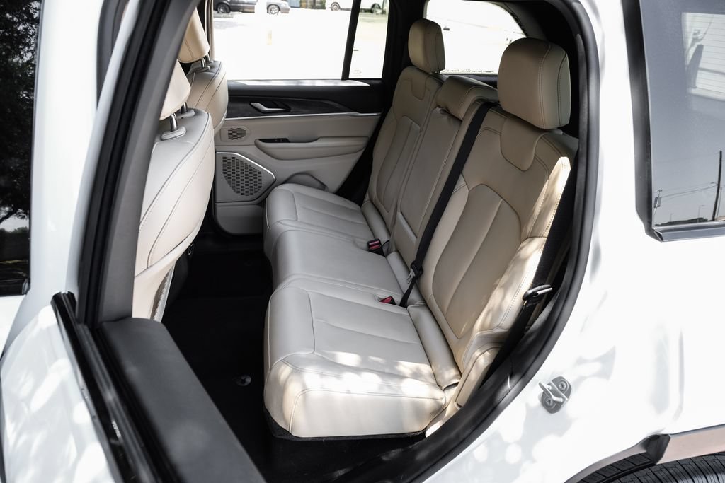 Used 2023 Jeep Grand Cherokee Limited RWD image 53