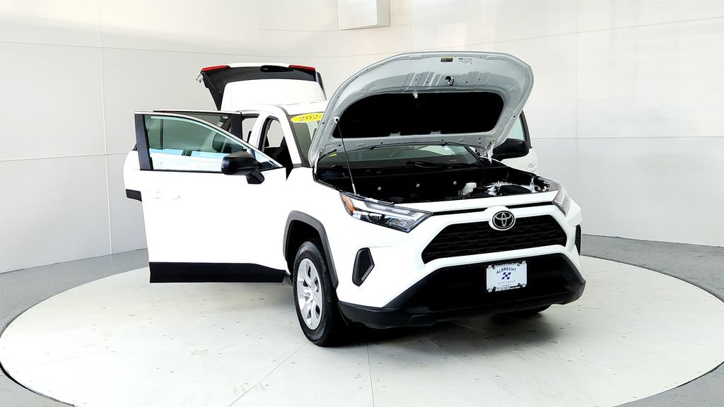 Certified 2024 Toyota RAV4 LE AWD/4WD image 9