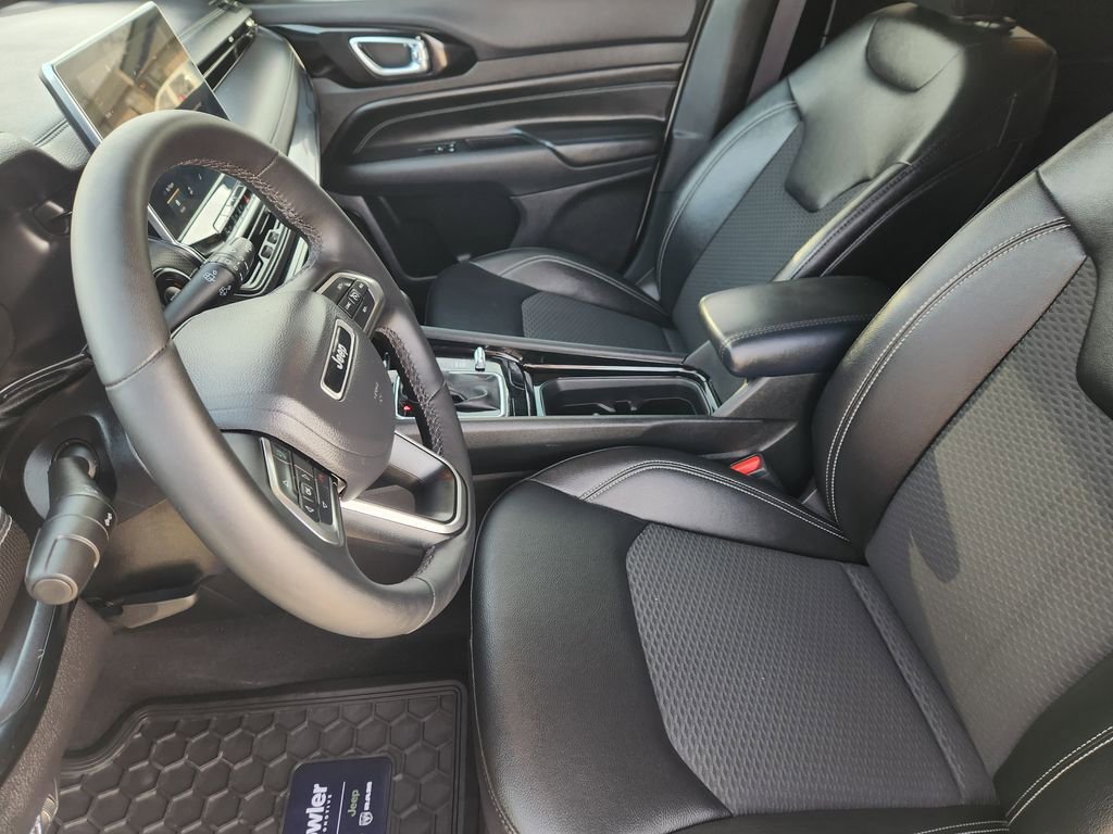 Used 2024 Jeep Compass Latitude w/ Convenience Group image 14