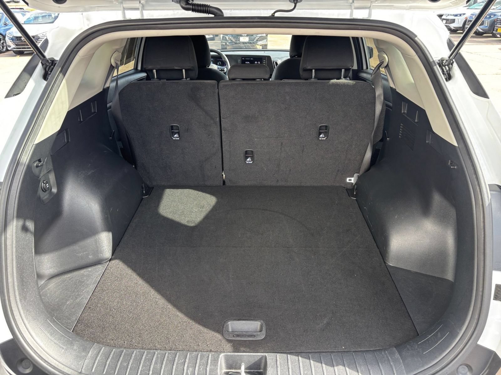 Used 2025 Kia Sportage LX FWD image 29