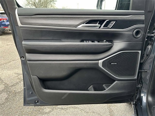 Used 2023 Jeep Wagoneer L Series II image 14