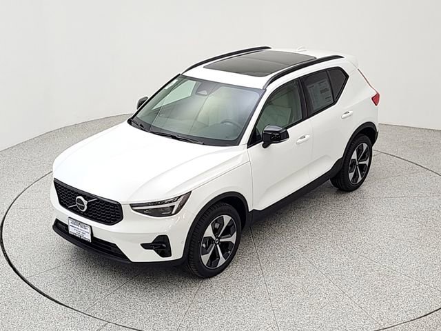 New 2026 Volvo XC40 B5 Plus w/ Climate Package AWD/4WD image 13
