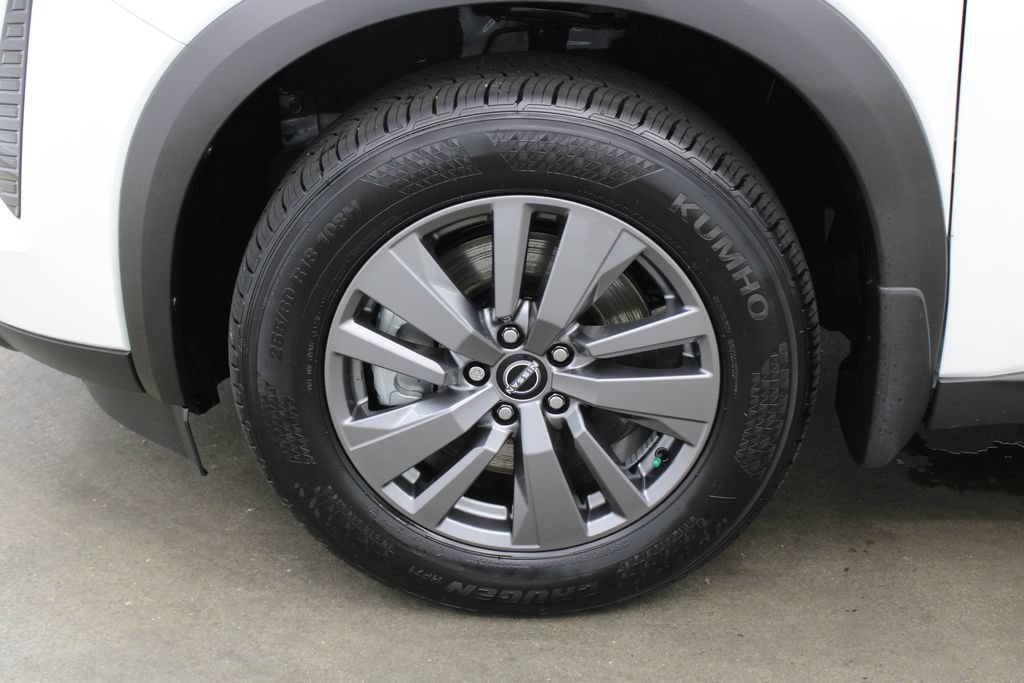 Used 2026 Nissan Pathfinder SV FWD image 28