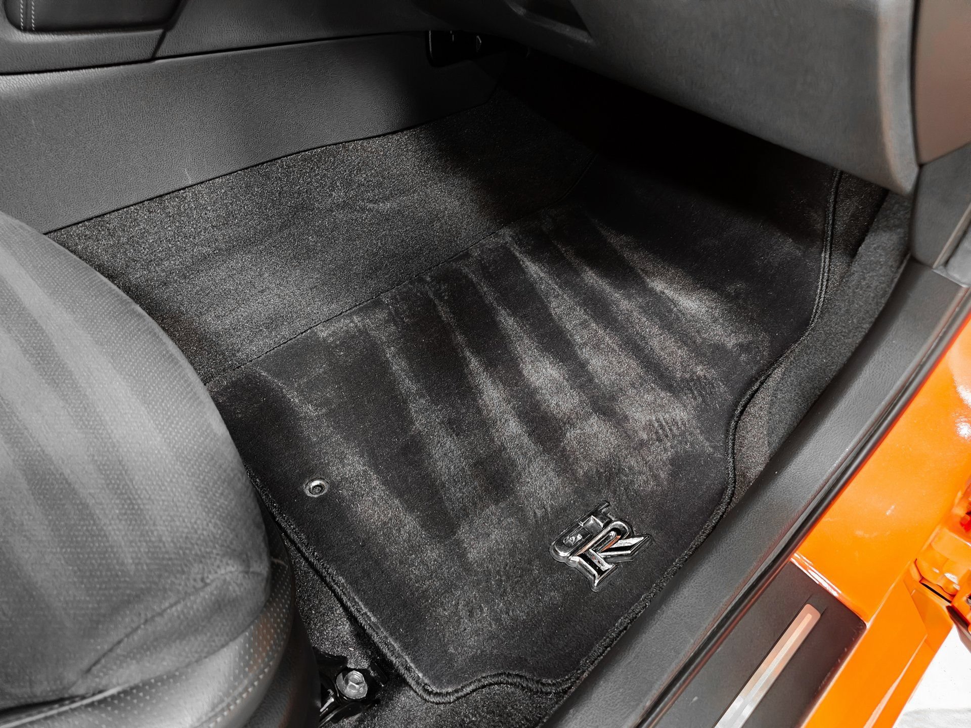 Used 2010 Nissan GT-R Premium AWD/4WD image 22