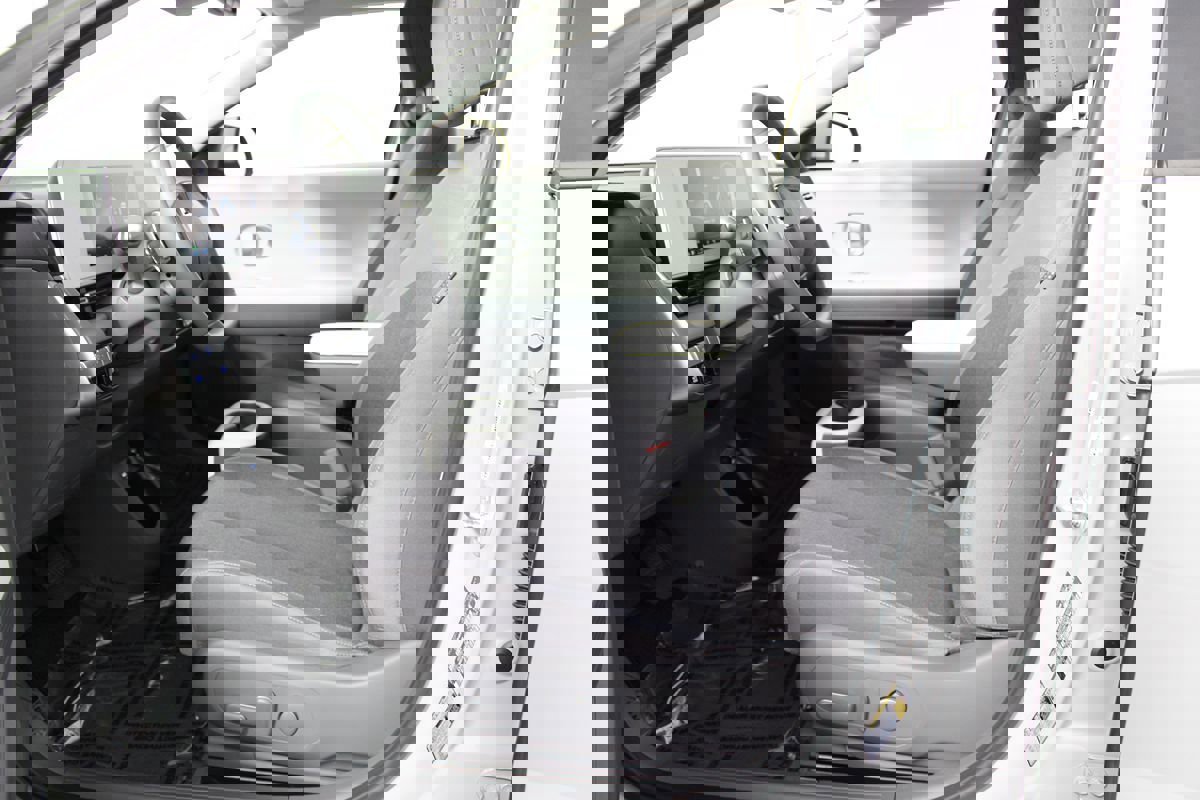 Used 2024 Hyundai Ioniq 5 SE image 8