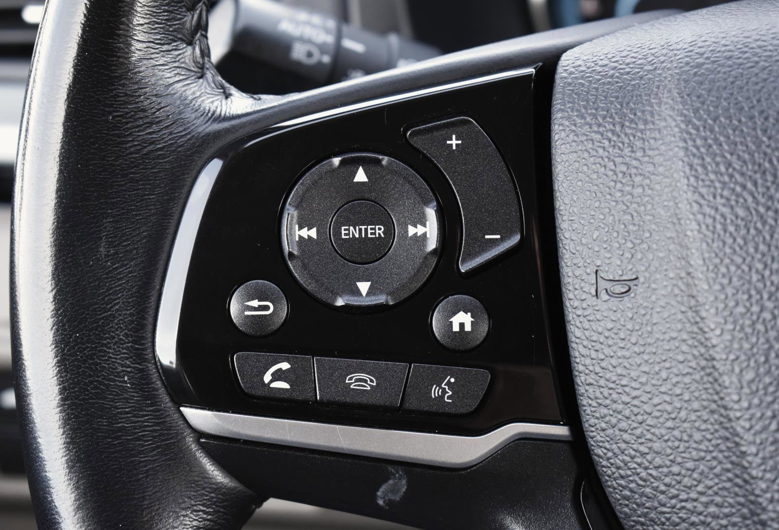 Used 2023 Honda Odyssey Touring image 6