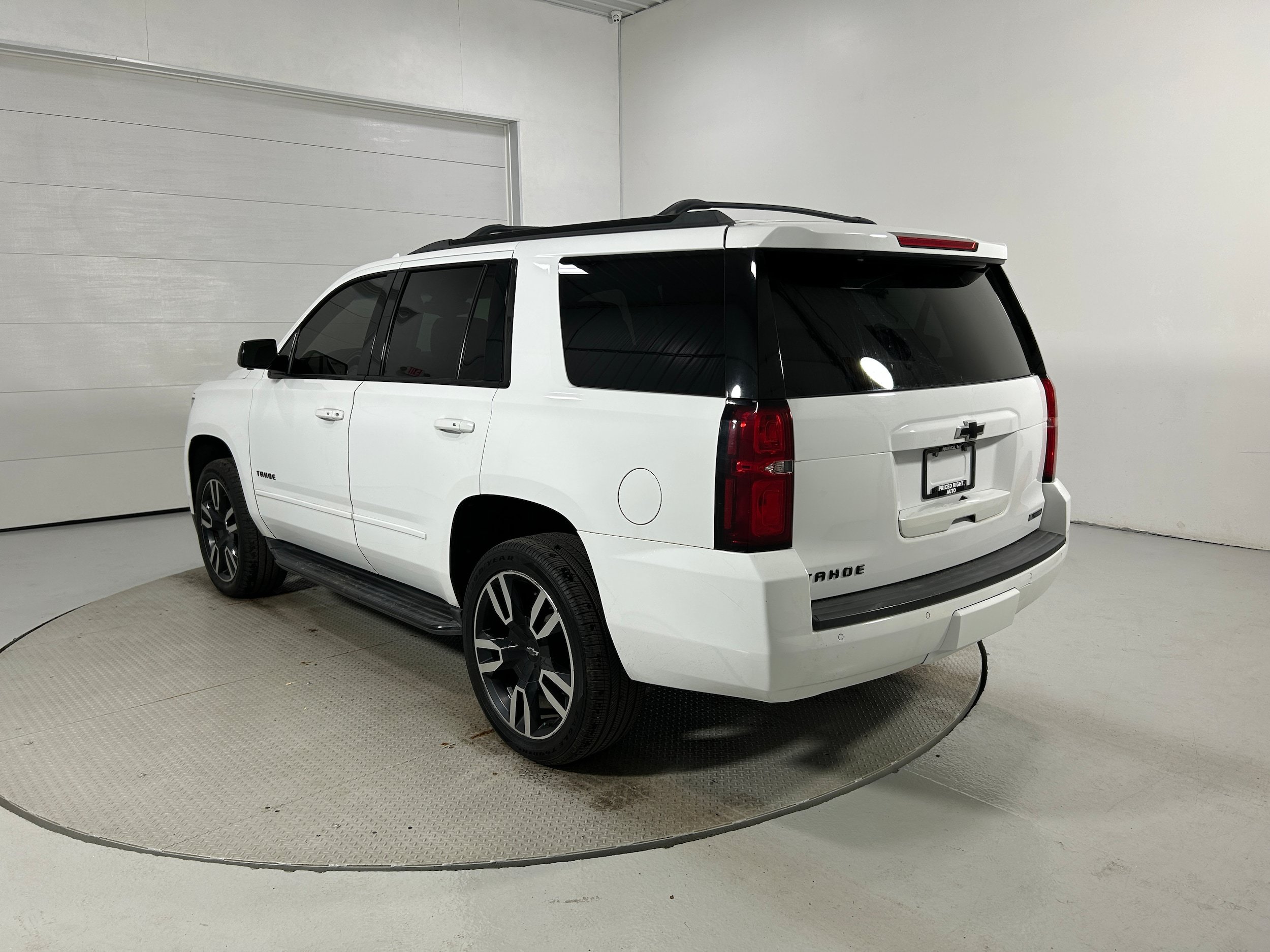 Used 2018 Chevrolet Tahoe Premier AWD/4WD image 23