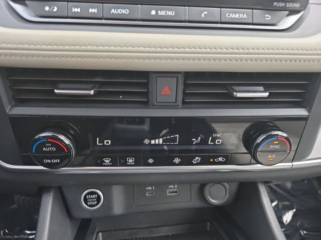 Used 2023 Nissan Rogue SV FWD image 4