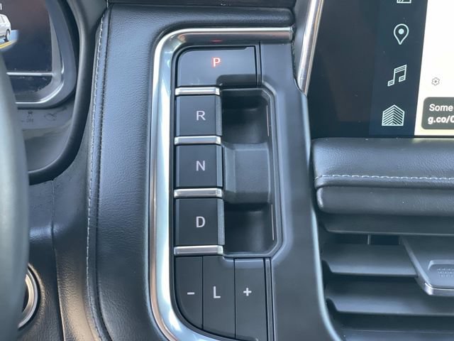Used 2024 Chevrolet Suburban LT RWD image 16