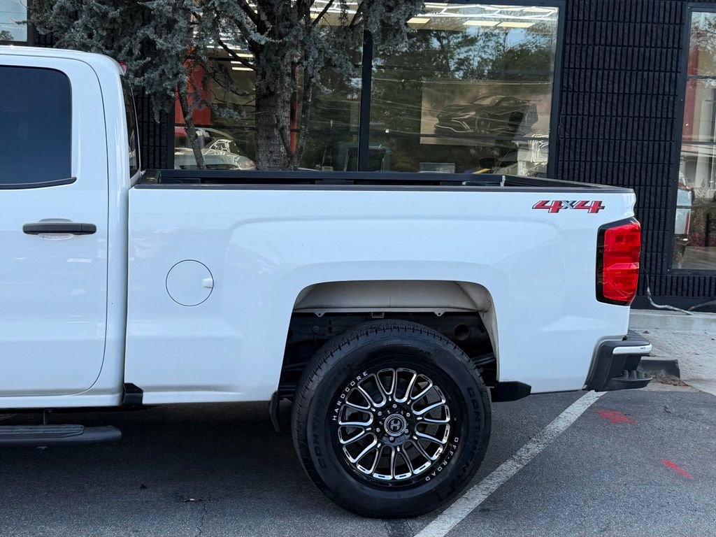 Used 2019 Chevrolet Silverado 1500 Custom w/ Custom Convenience Package AWD/4WD image 11