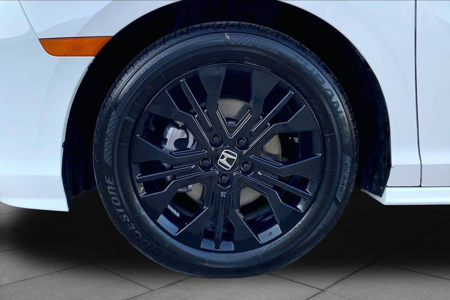 Used 2025 Honda Odyssey Sport-L image 11