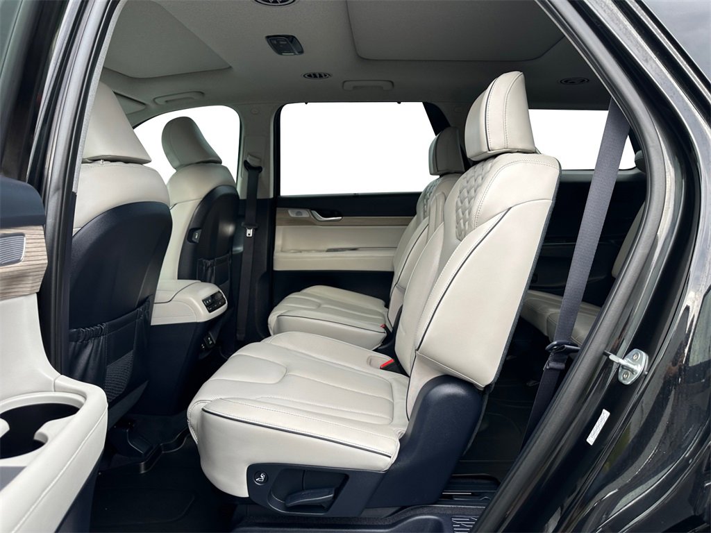 Used 2021 Hyundai Palisade Limited image 15