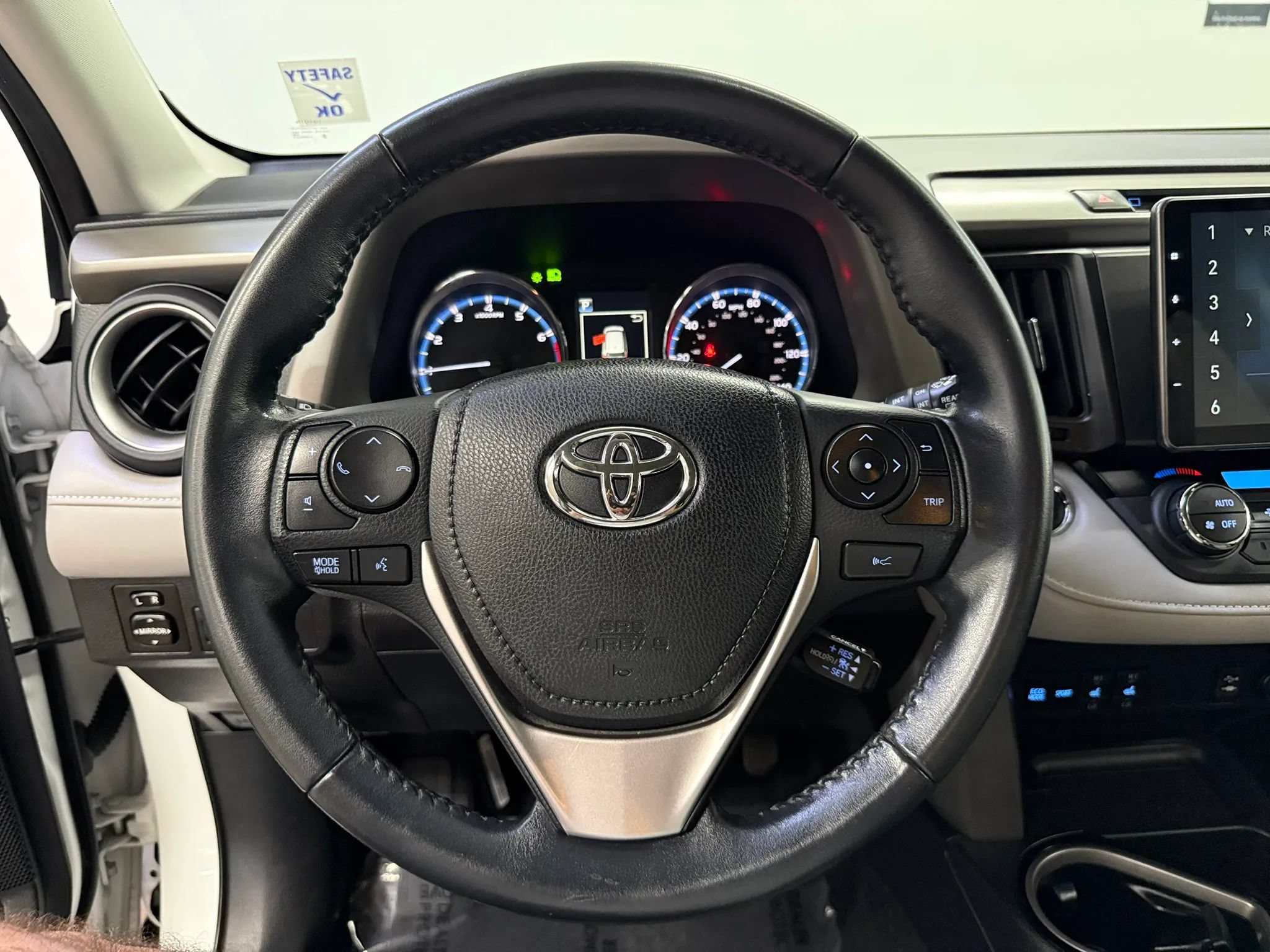 Used 2018 Toyota RAV4 Limited w/ Advanced Technology Package AWD/4WD image 18