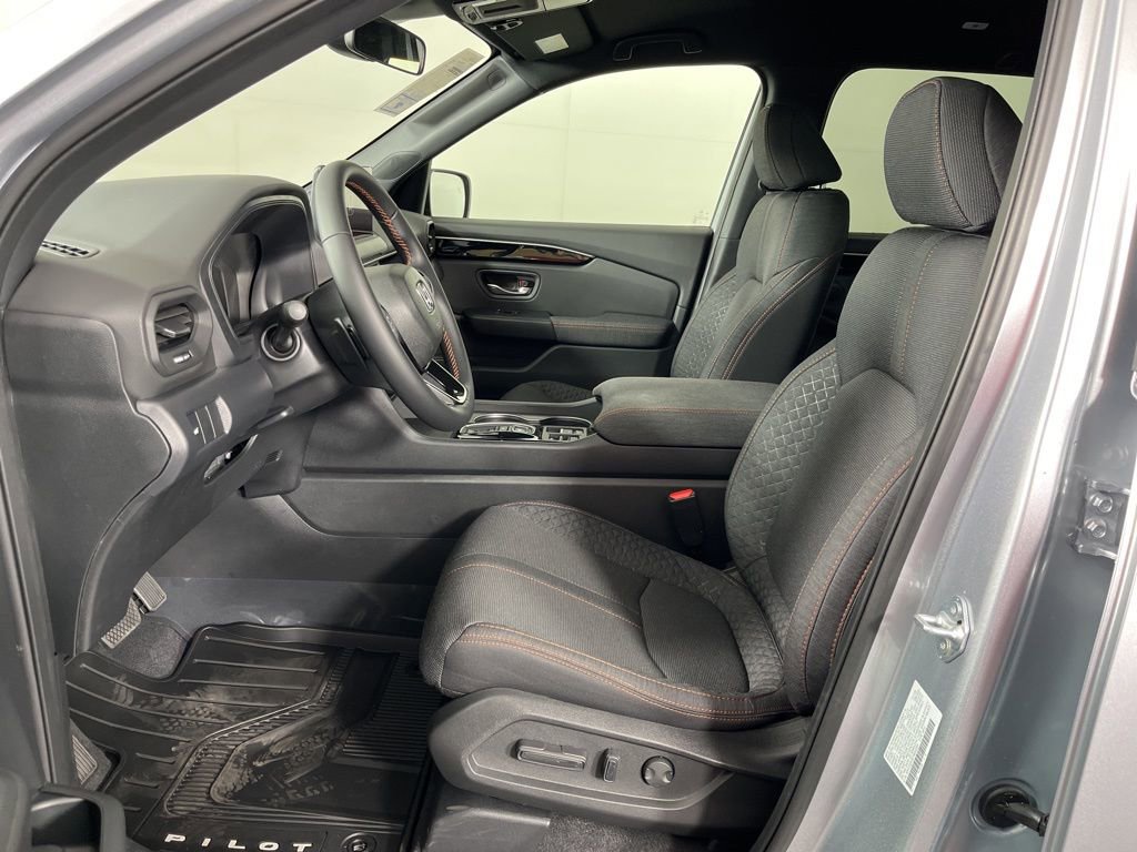 New 2026 Honda Pilot Sport image 23