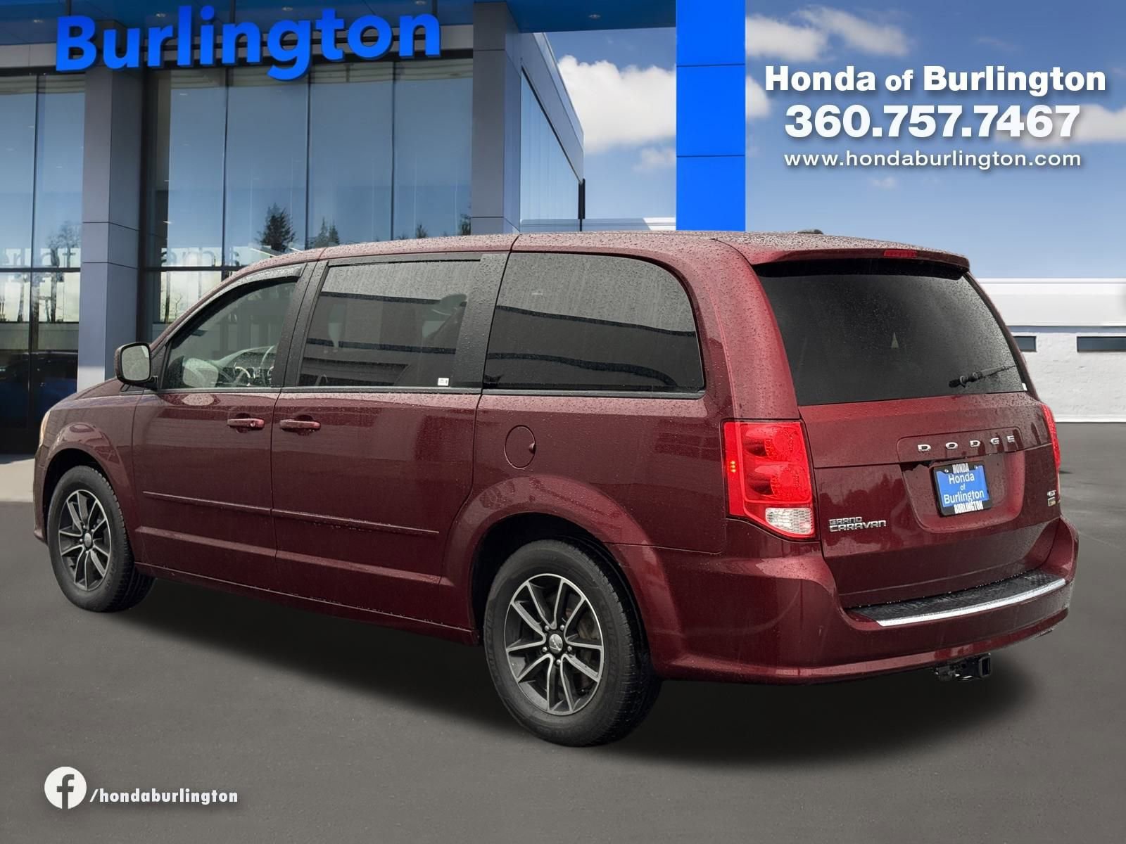 Used 2017 Dodge Grand Caravan GT image 4