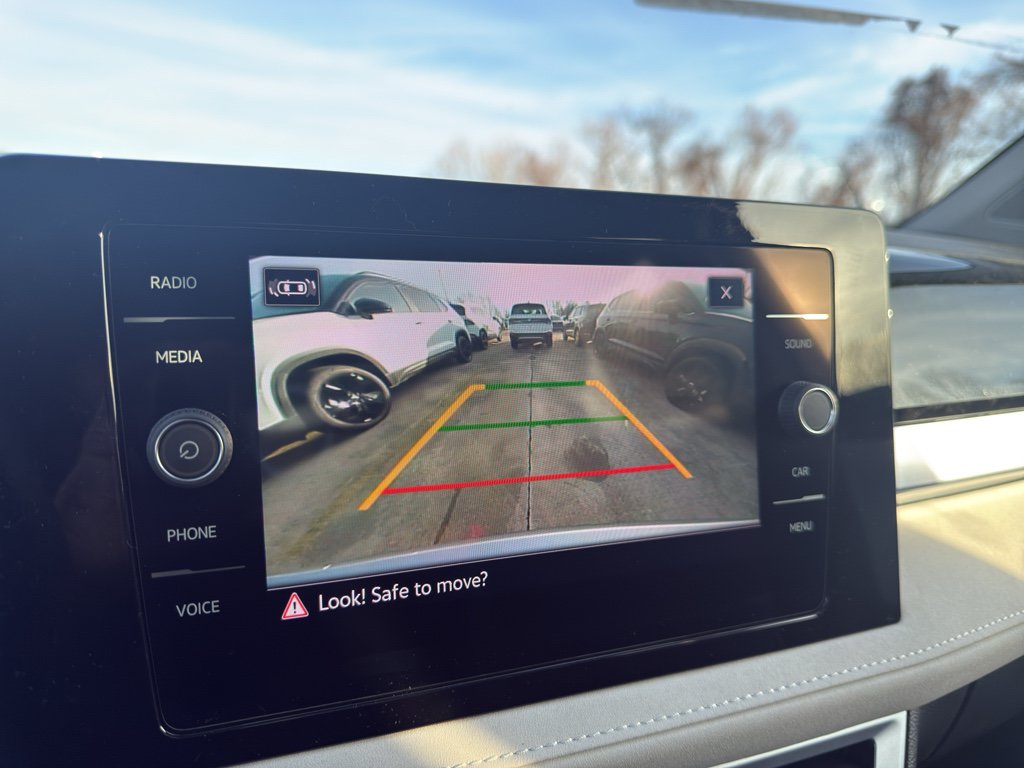New 2026 Volkswagen Taos SE FWD image 18