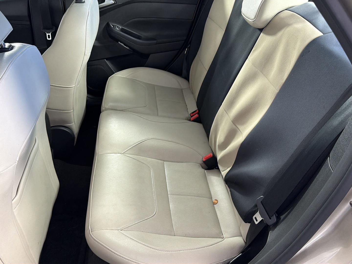 Used 2018 Ford Focus Titanium FWD image 11