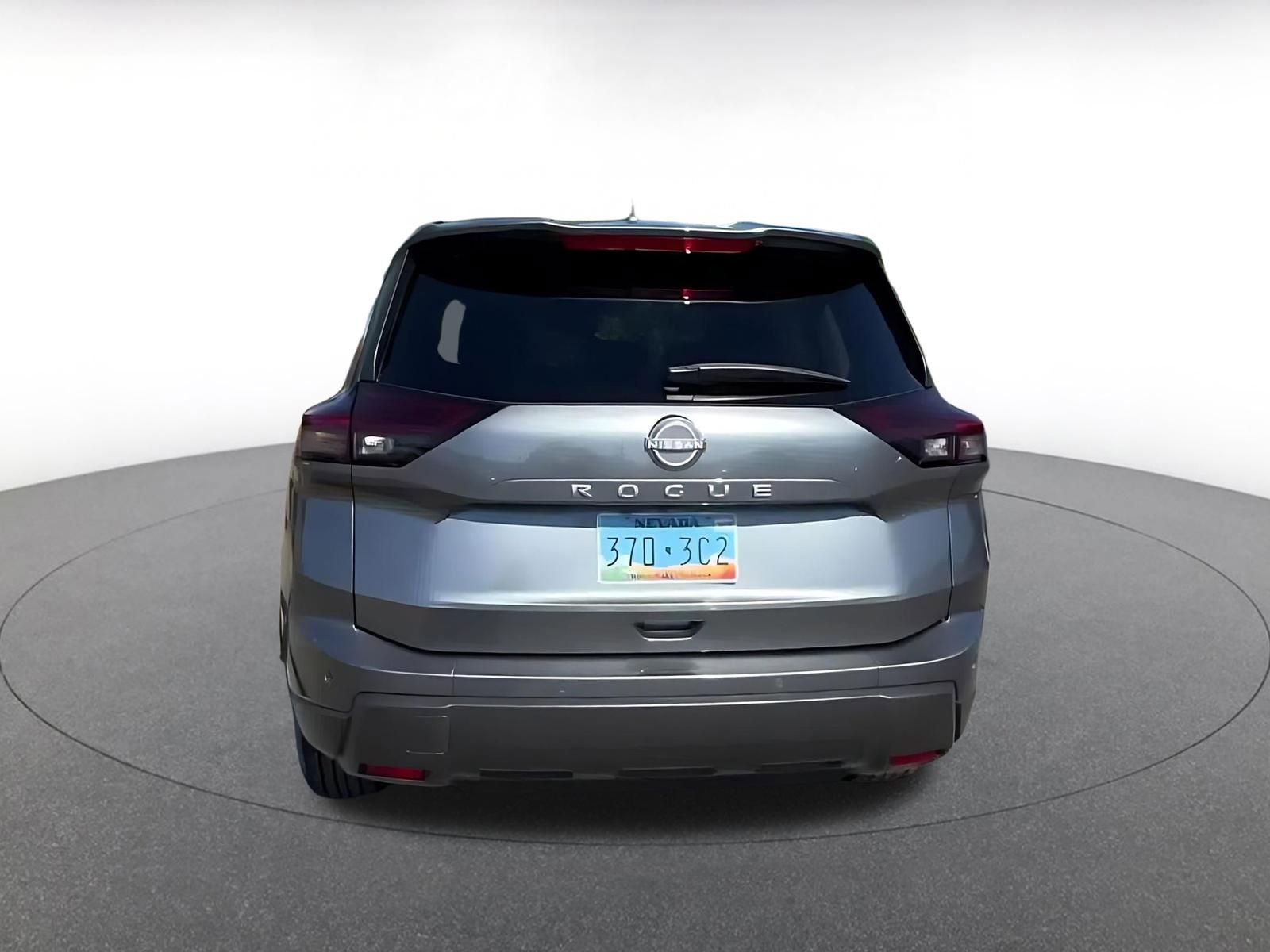 Used 2025 Nissan Rogue SV image 12