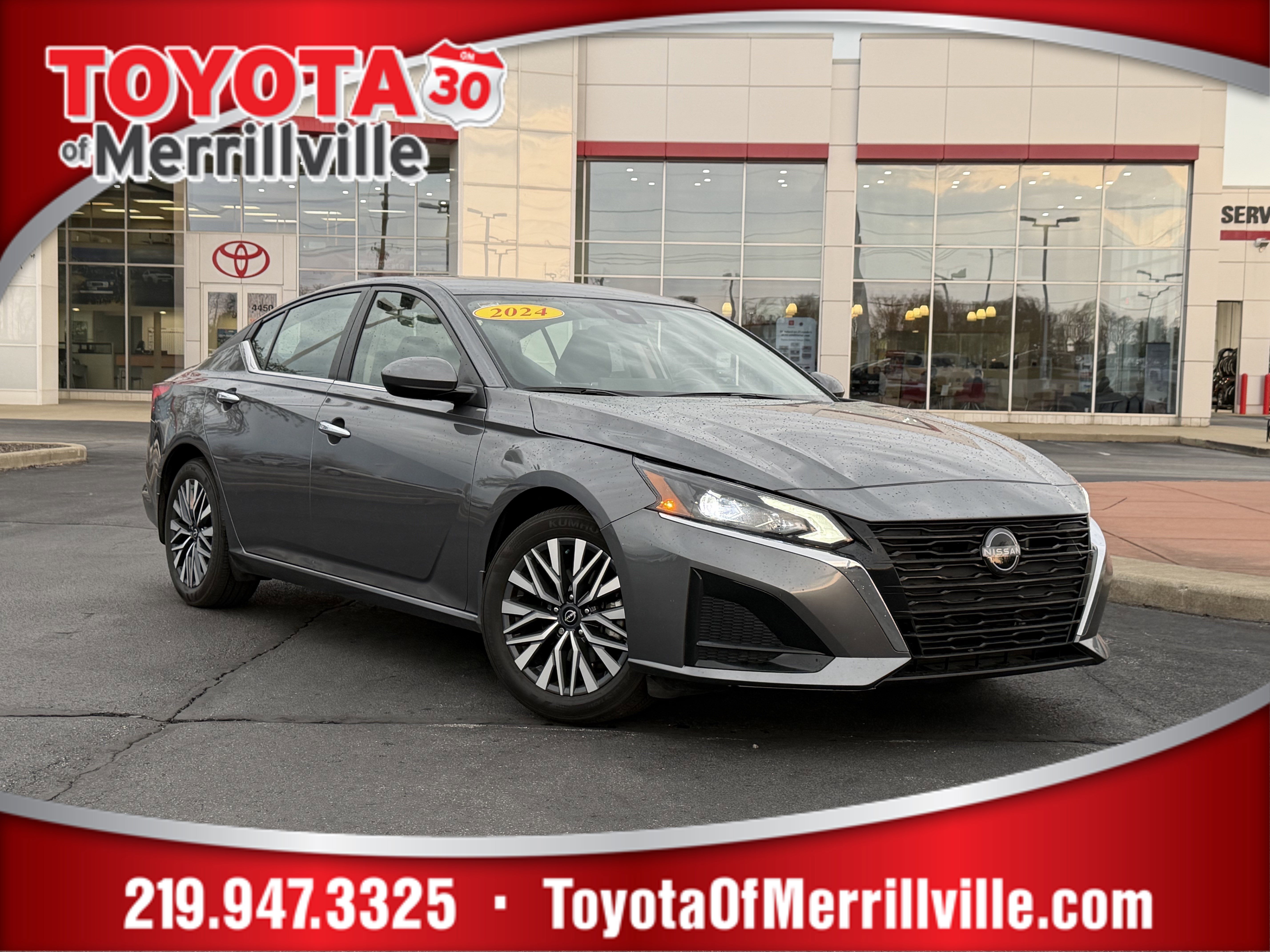 Used 2024 Nissan Altima 2.5 SV w/ SV Premium Package image 1