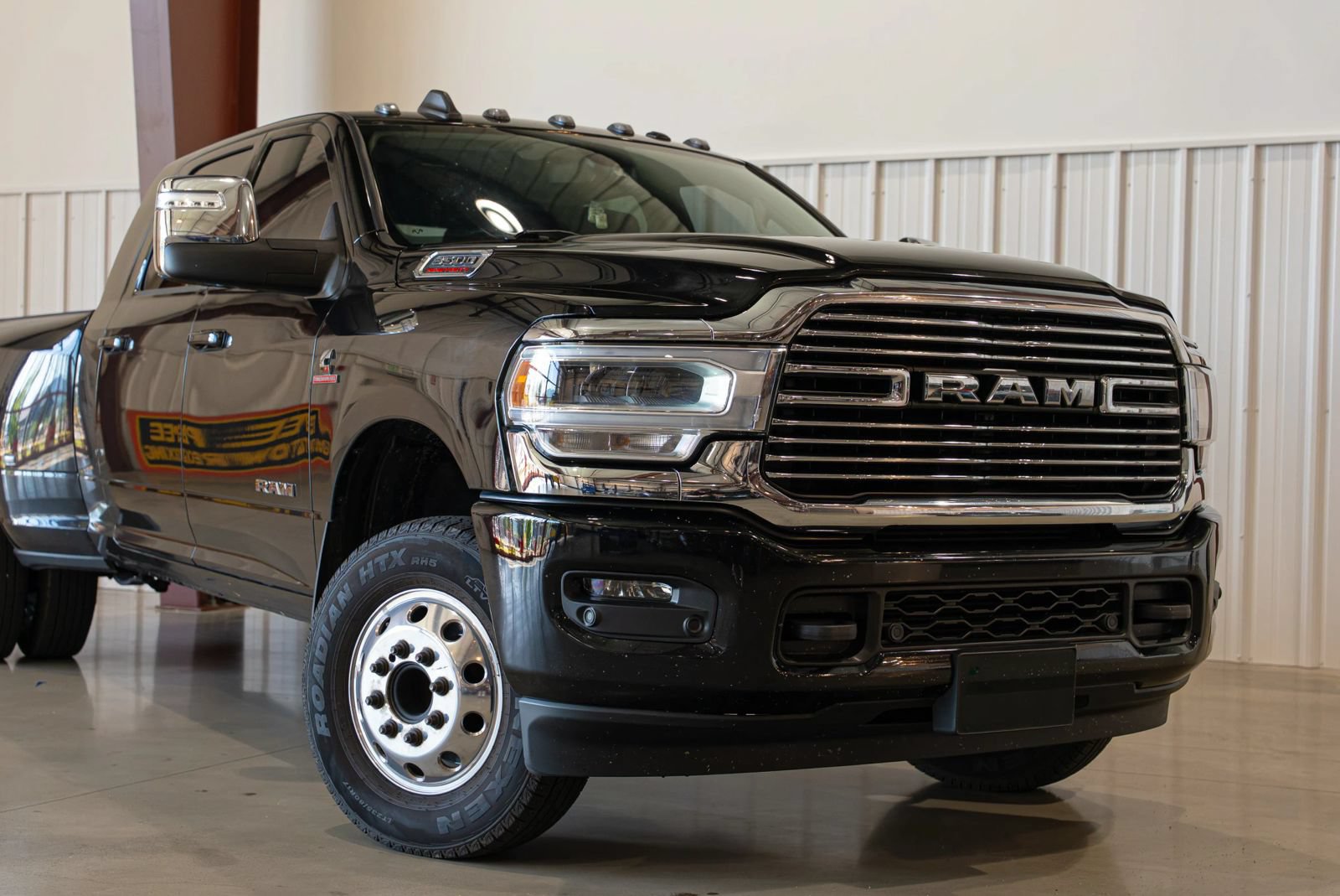 Used 2023 RAM 3500 Laramie AWD/4WD image 2