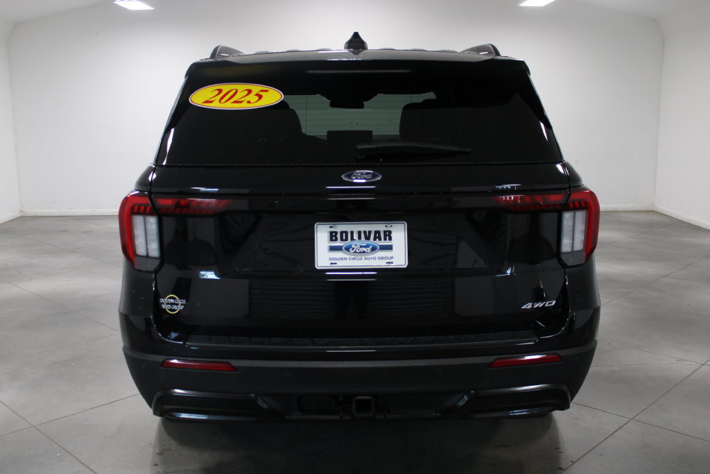 Used 2025 Ford Explorer ST-Line AWD/4WD image 7