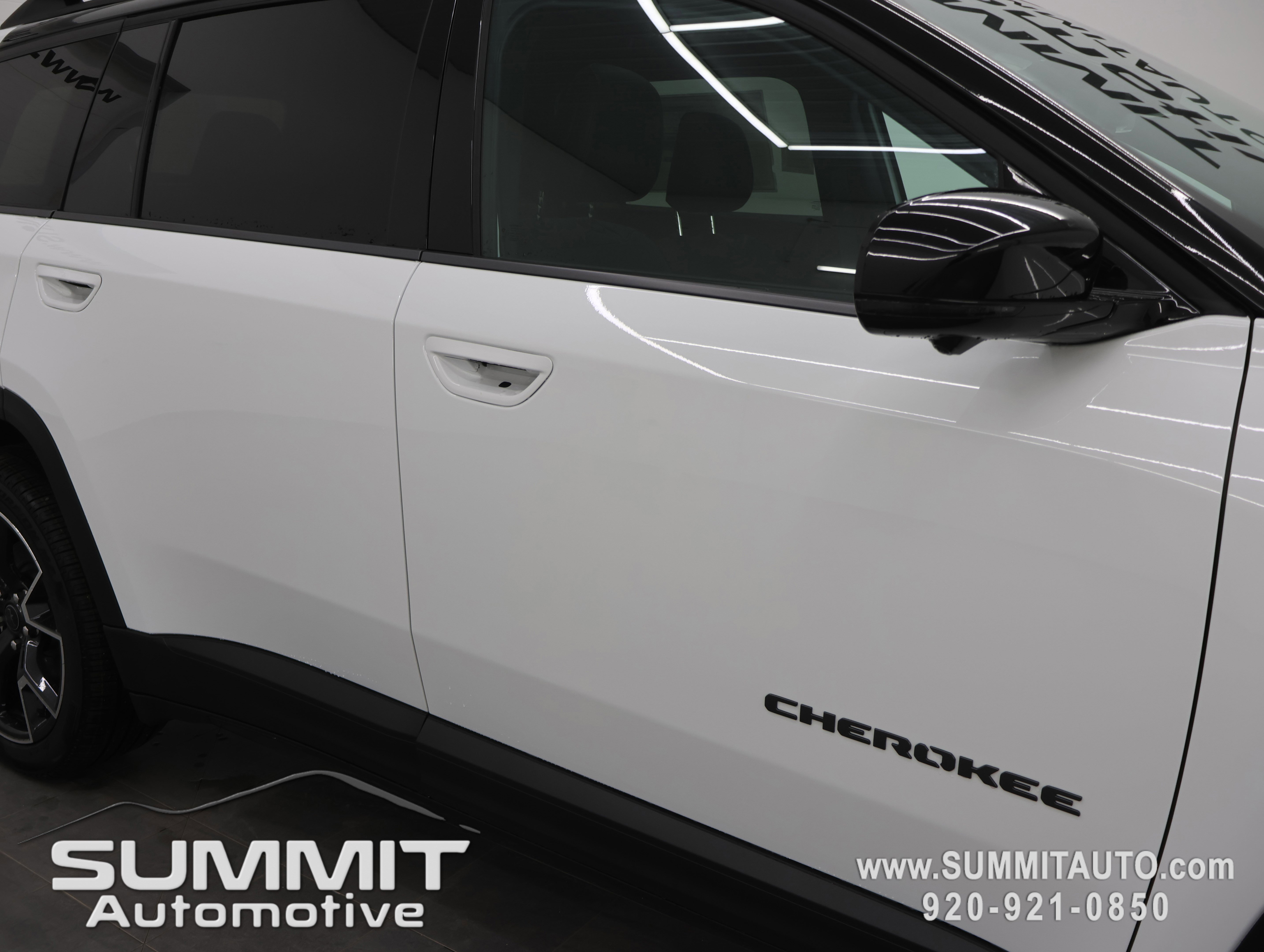 New 2026 Jeep Cherokee Overland image 29