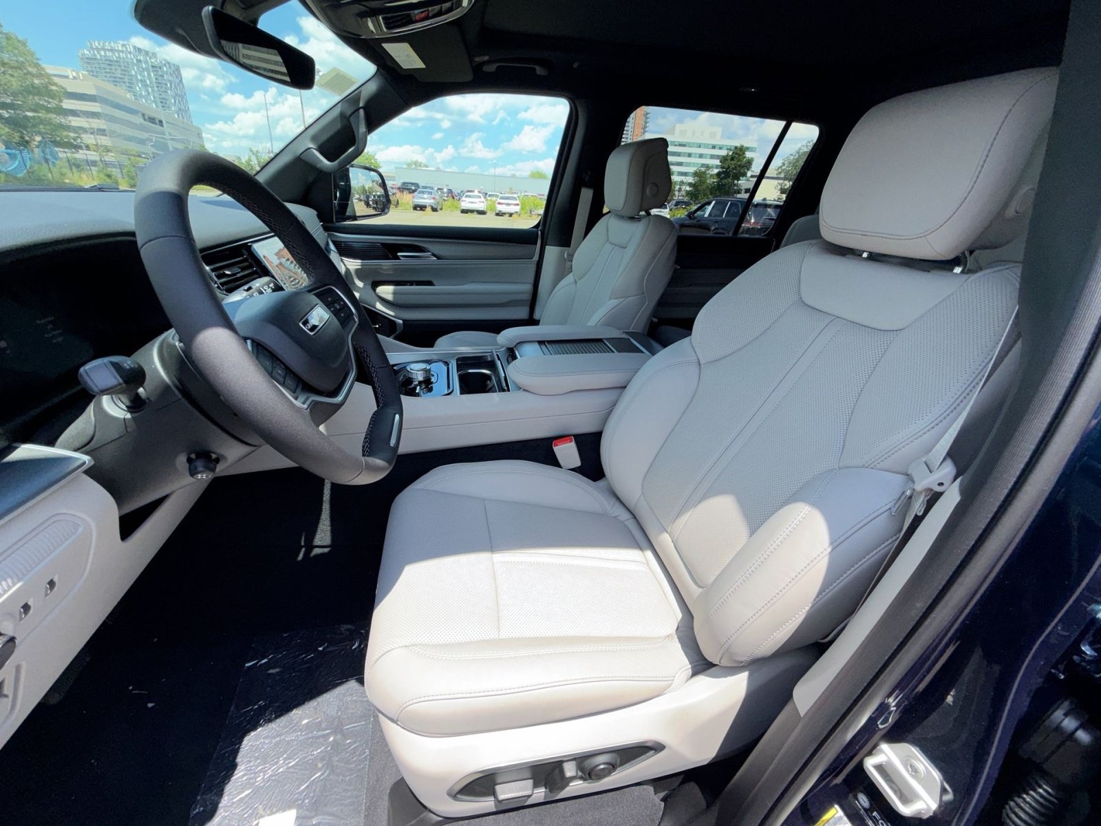 New 2026 Jeep Grand Wagoneer Limited w/ Premium Group II AWD/4WD image 13
