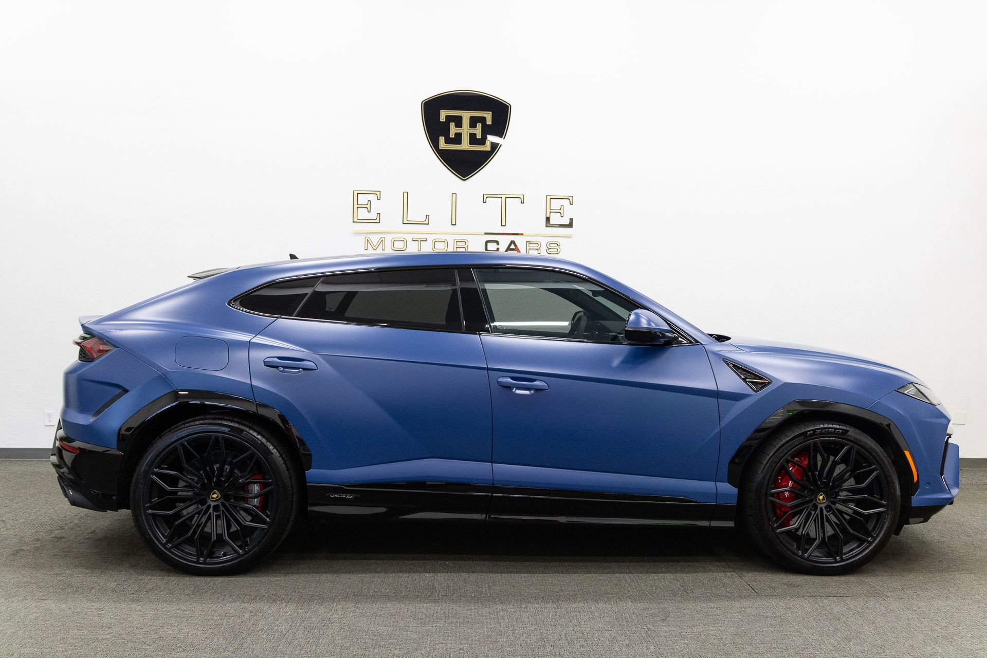 Used 2025 Lamborghini Urus SE image 10
