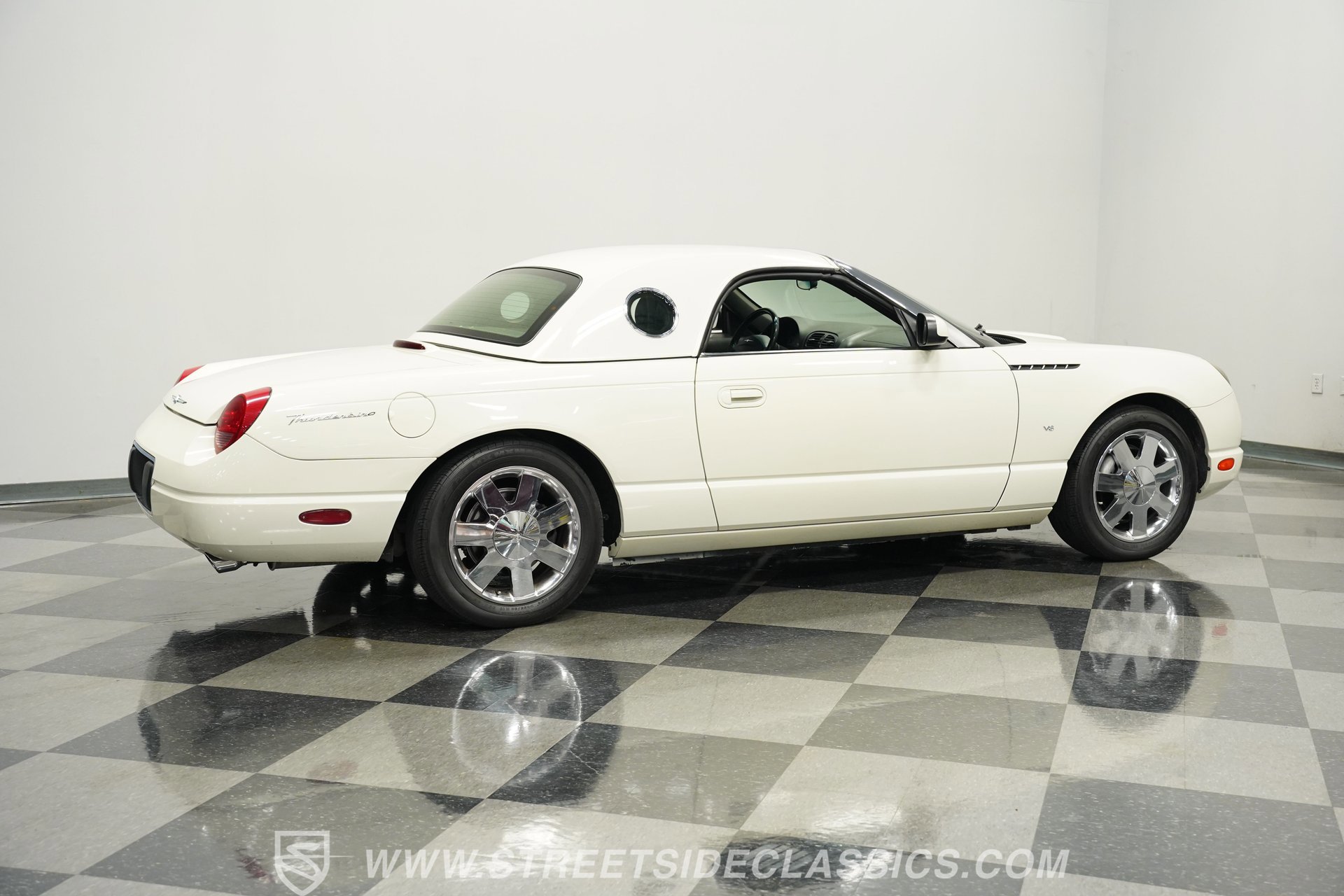 Used 2002 Ford Thunderbird image 13