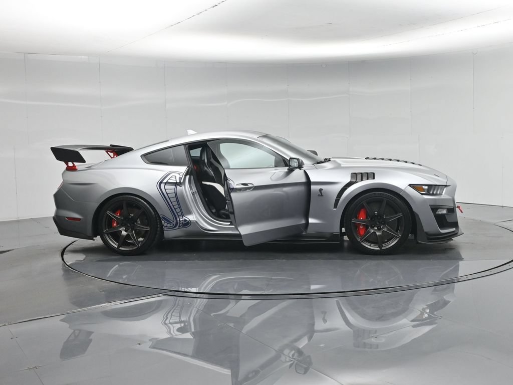 Used 2020 Ford Mustang Shelby GT500 w/ Carbon Fiber Track Pack RWD image 3